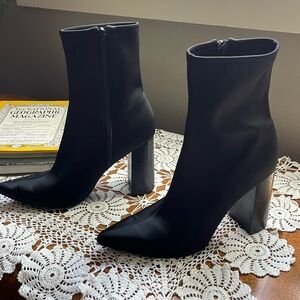 Jeffrey Campbell beautiful boots. size 6 -